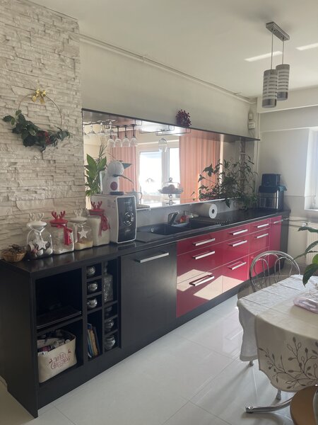 Ghencea, bloc 1985, stradal, ap. la cheie.