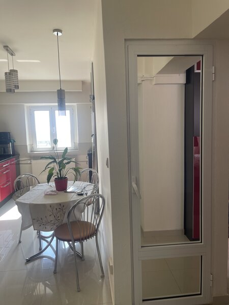 Ghencea, bloc 1985, stradal, ap. la cheie.