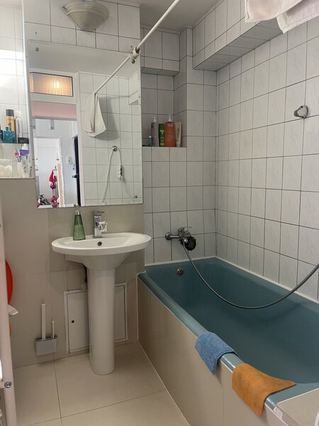 Ghencea, bloc 1985, stradal, ap. la cheie.